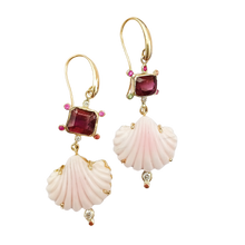 Load image into Gallery viewer, Queen Conch Shell Earrings