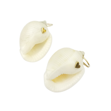 Load image into Gallery viewer, White Shell with Quartz