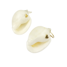 Load image into Gallery viewer, White Shell with Smoky Quartz