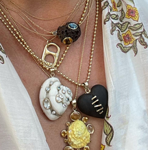 Load image into Gallery viewer, White Aquamarine Shell