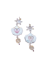 Load image into Gallery viewer, Carved Queen Conch Shell Earrings