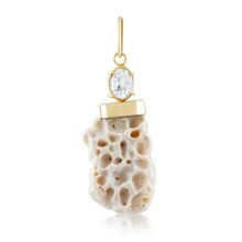 Load image into Gallery viewer, Oval Aquamarine Coral