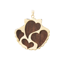 Load image into Gallery viewer, Carved Walnut Scallop Shell
