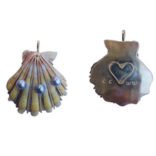 Load image into Gallery viewer, Lions Paw with Pearls