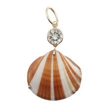 Load image into Gallery viewer, Striped Shell with Quartz Pendant
