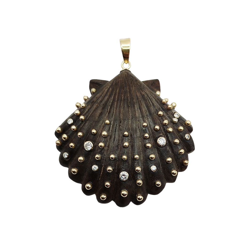 Carved Chestnut Scallop Shell