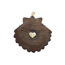 Load image into Gallery viewer, Carved Chestnut Scallop Shell

