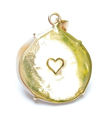 Br541 - Multi-Stone White Shell